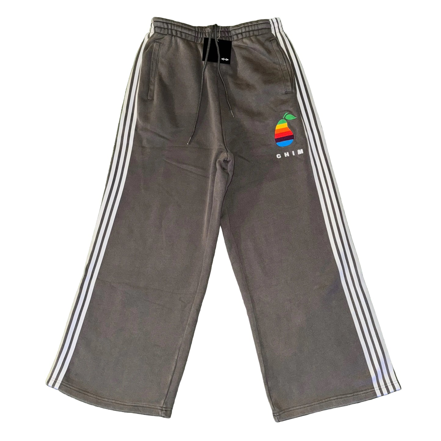 HMDD Happy Memories Don’t Die Pear Tech Sweatpants, Front
