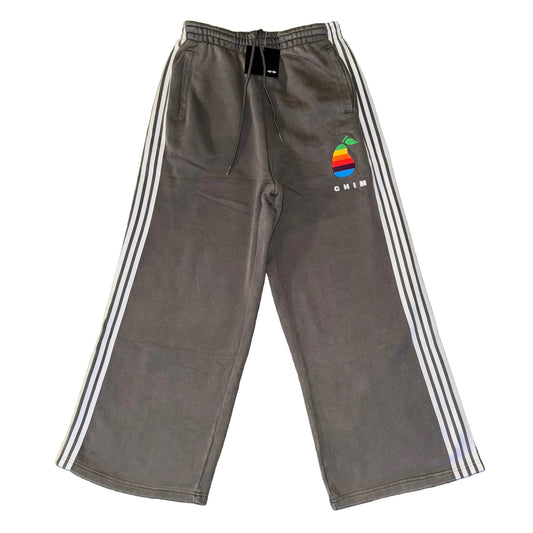 HMDD Happy Memories Don’t Die Pear Tech Sweatpants, Front