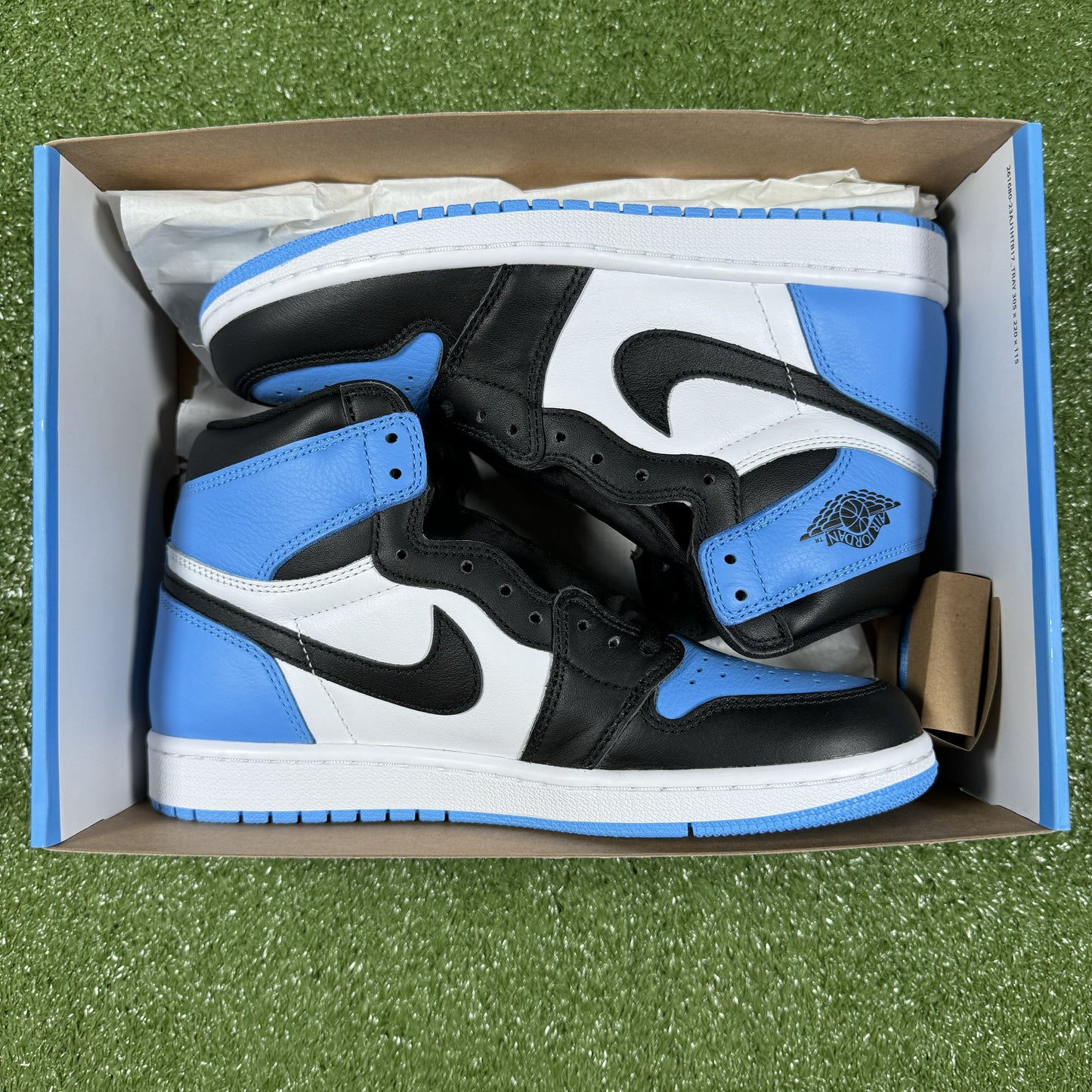 Air Jordan 1 Retro OG ‘UNC Toe’