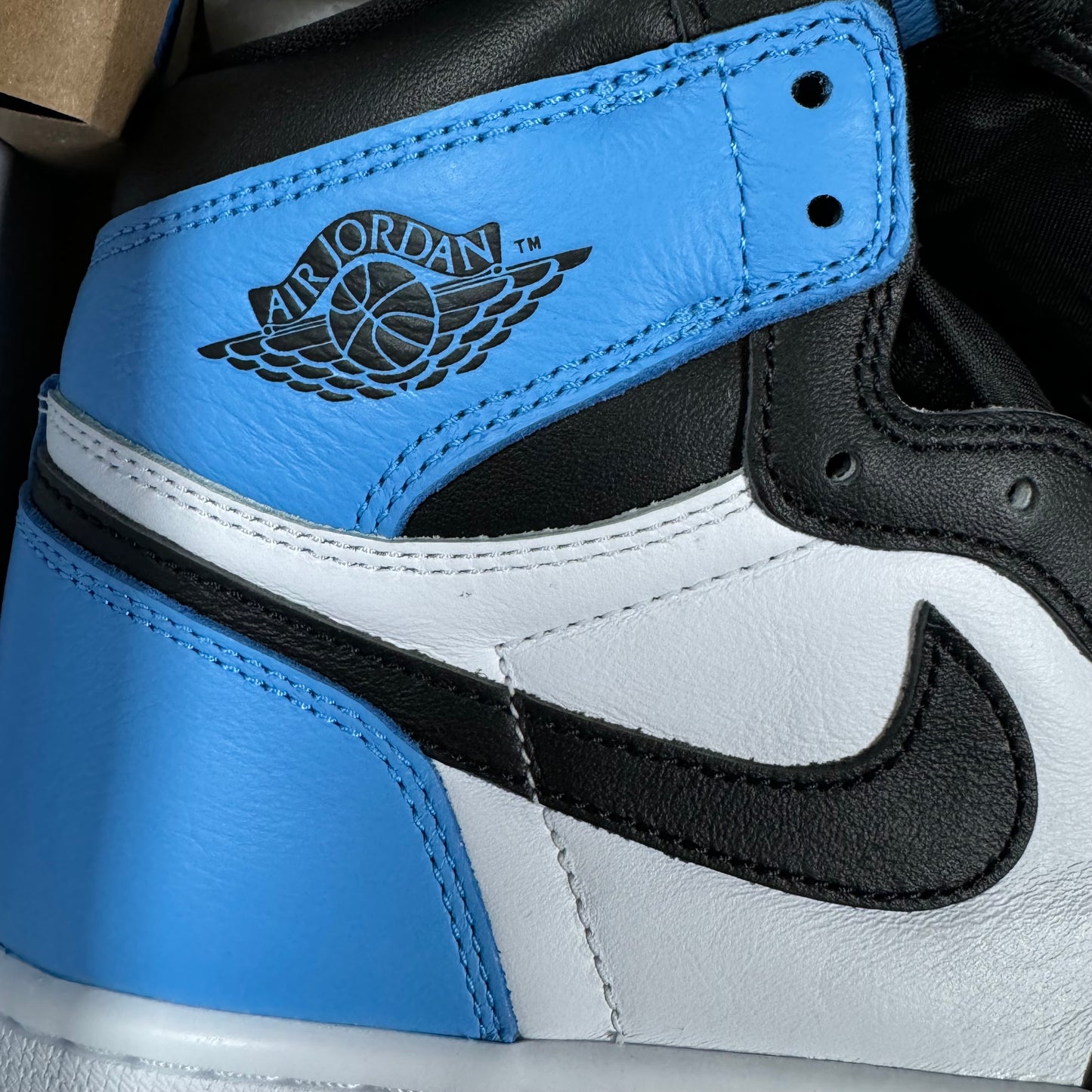 Air Jordan 1 Retro OG ‘UNC Toe’